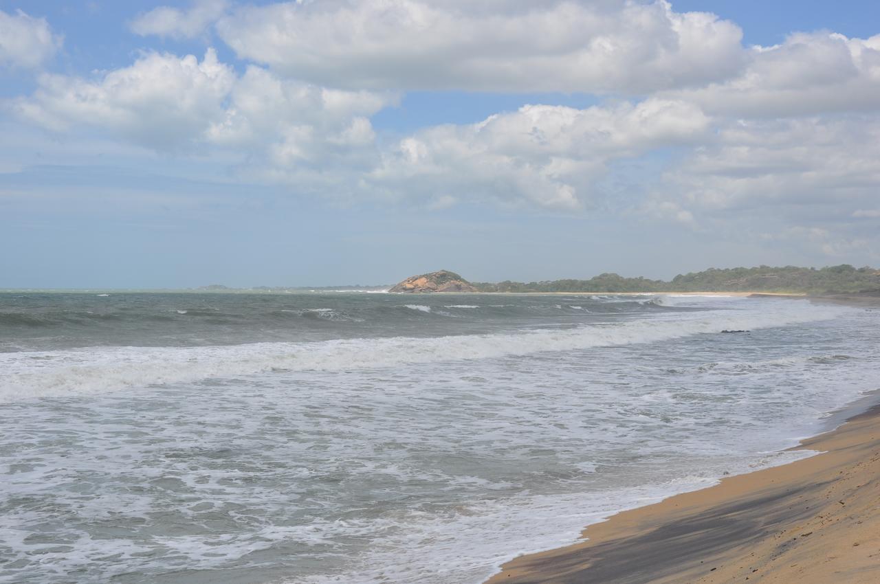 Shim Beach Resort Arugam Bay Exteriör bild